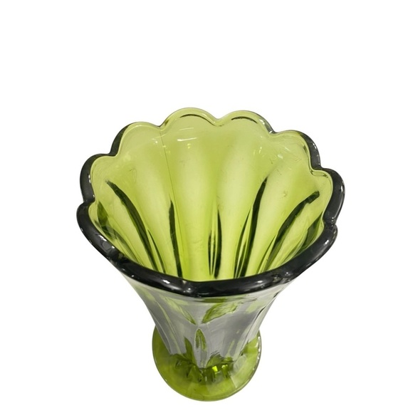 Vintage Indiana Glass Ribbed Olive Green Vase Scalloped Edge 8 1/2” Retro 1970’s - Picture 6 of 11